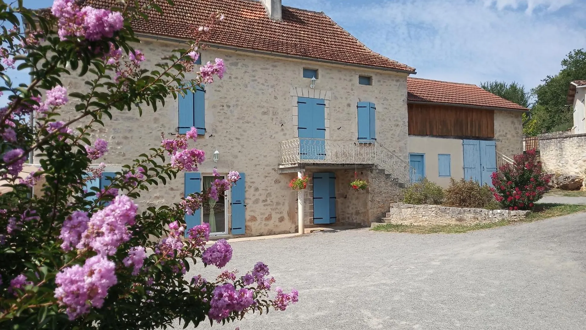 Gite St Cirq Lapopie Piscine Vue Imprenable Tour-de-Faure